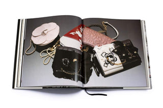 "Collections And Creations De Chanel"