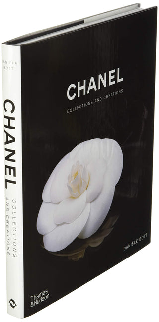 "Collections And Creations De Chanel"